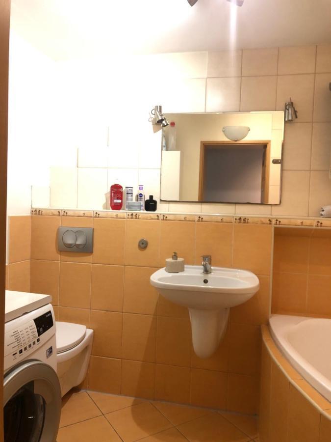 Nice Room, Комната, Pokoj Miedzy Airport Wro A Centrum Wrocław Kültér fotó